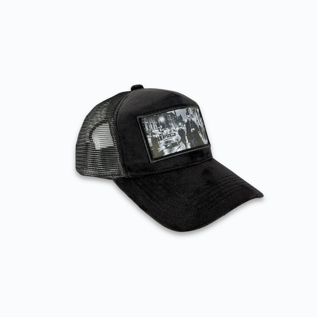 Dark Street Style – Svart Velvet Truckerkeps
