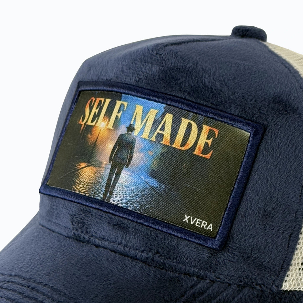 Self Made – Marinblå Velvet Truckerkeps