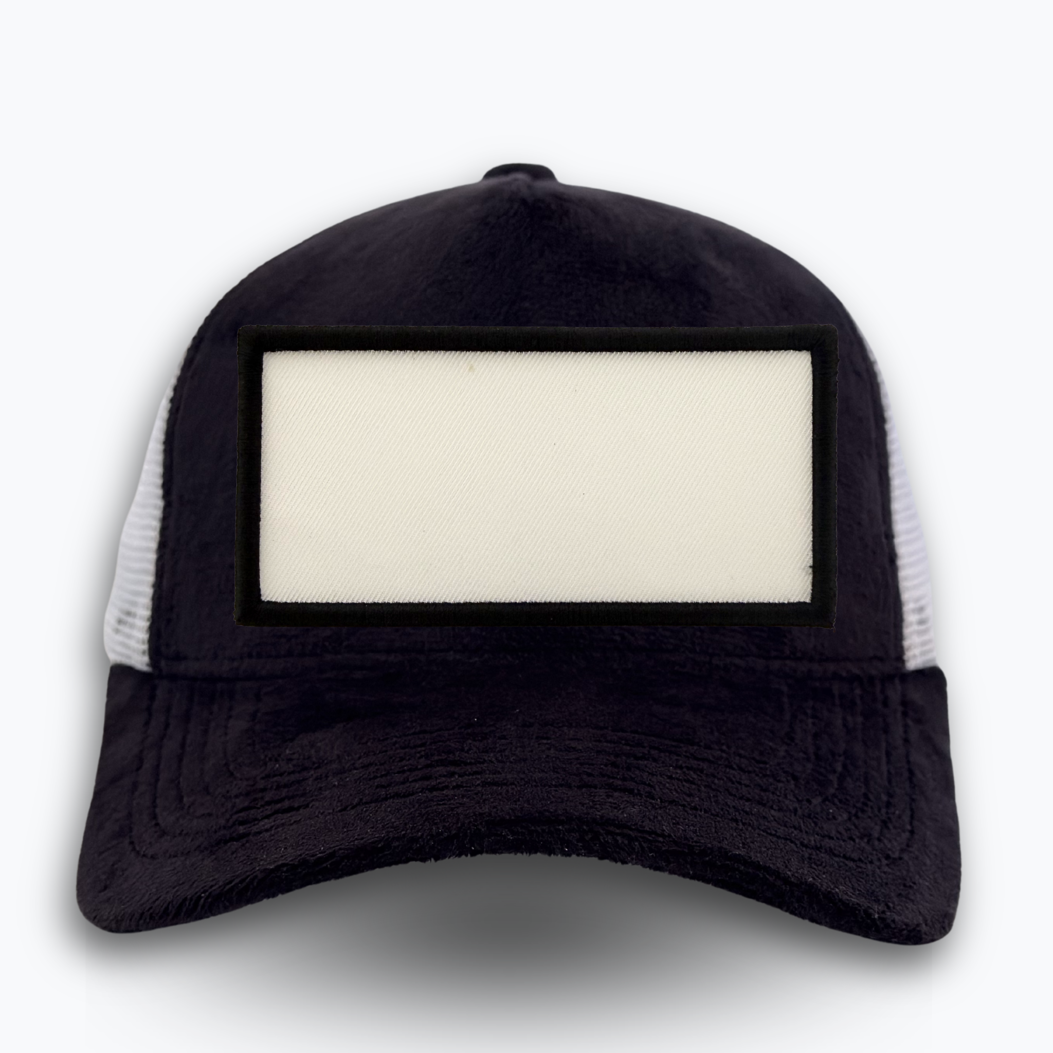 Svart velvet truckerkeps med vit mesh och tom patch för eget foto, kepsar med bild från XVERA.